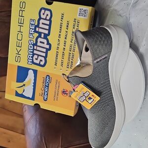 Brand New! Skechers Knit Slip In Sneakers Memory Foam Insoles Size 10